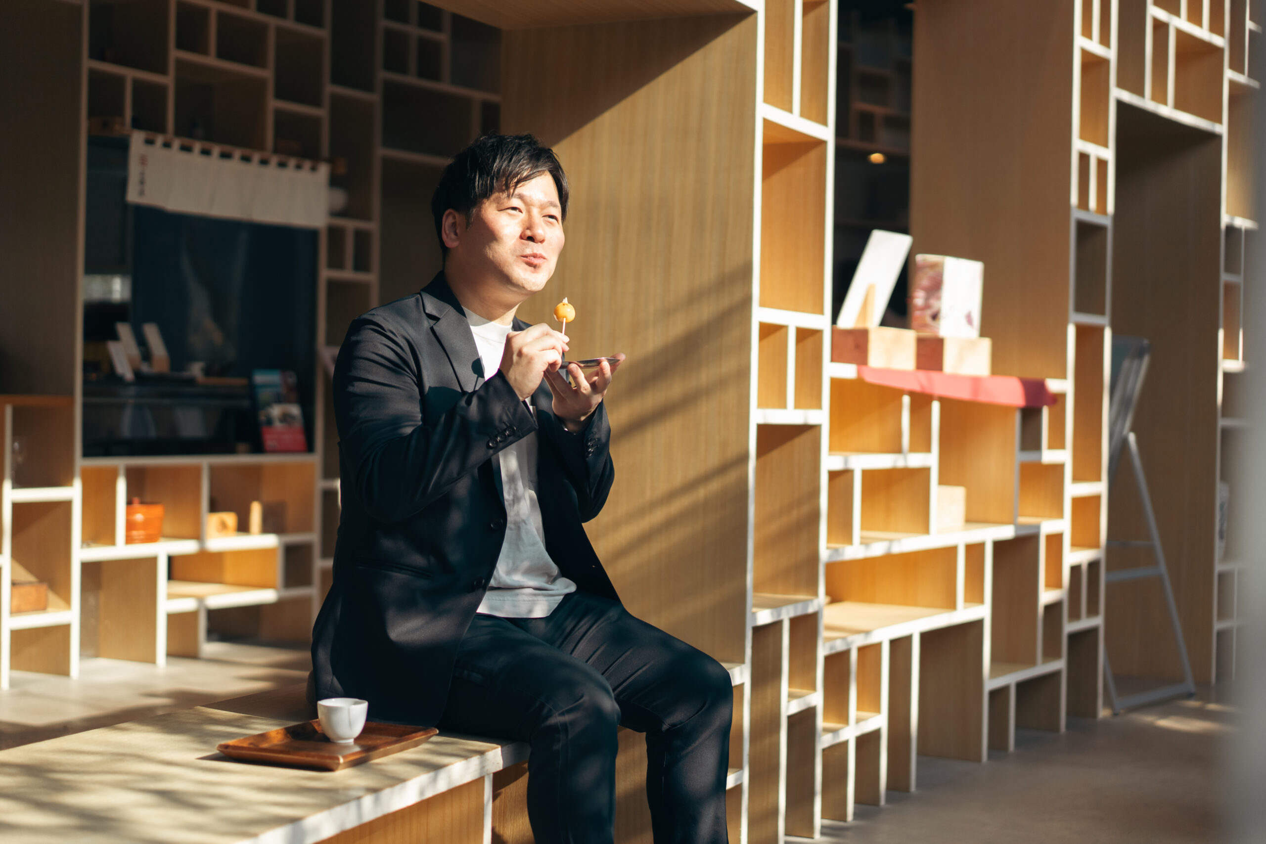 守りと攻めでつながりを生む～全力投球の「春華堂人」